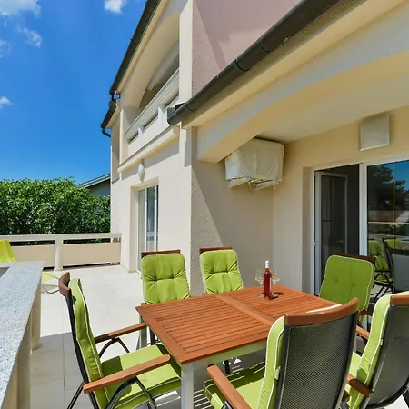 Medved 1 By Interhome Διαμέρισμα Vir