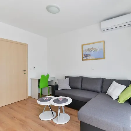 Medved 1 By Interhome * 维尔