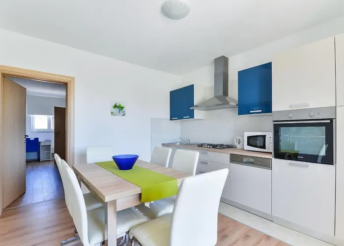 Medved 1 By Interhome Διαμέρισμα Vir