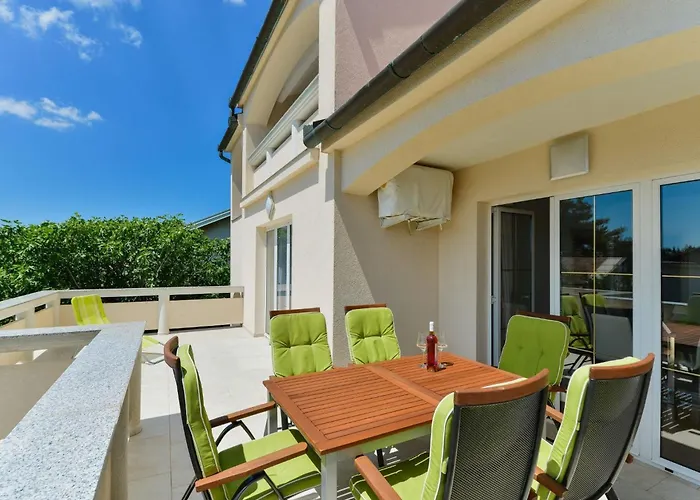 Medved 1 By Interhome Apartman Vir